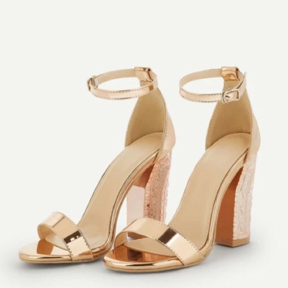 ✨BLACK FRIDAY SALE✨ Shiny gold block heels